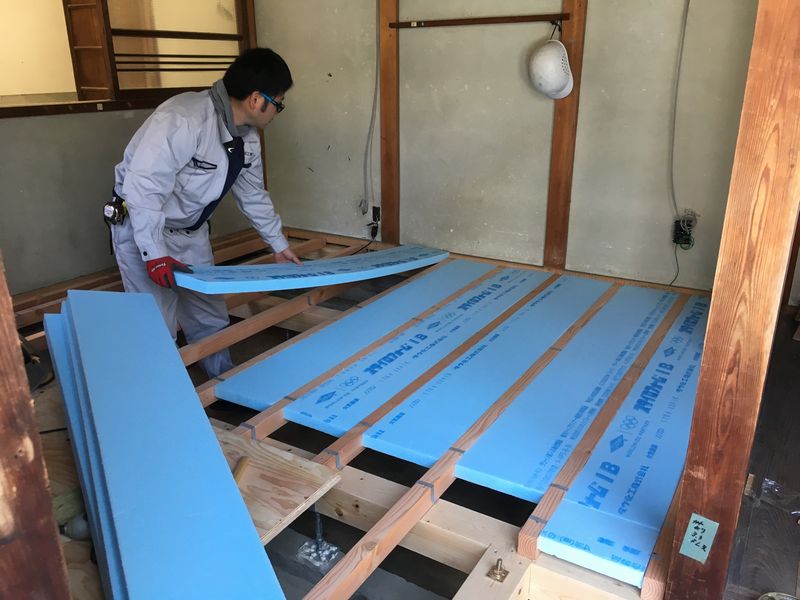 橿原市Ｋ様邸　トイレとつながる渡り廊下